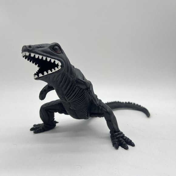 Dinosaur Kaiju 5.5” Chinasaur Black Lizard Plastic Toy Figure Rare Color Plastic - Picture 1 of 7